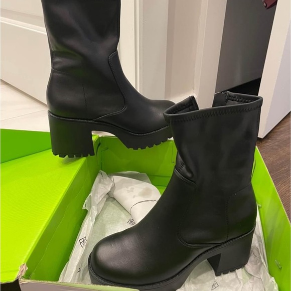 Boots - Picture 2 of 4